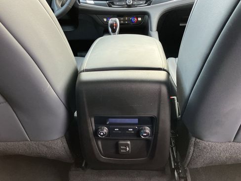 Used 2019 Buick Enclave Essence image 34