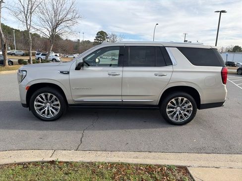 Used 2021 GMC Yukon Denali w/ Denali Premium Package image 4