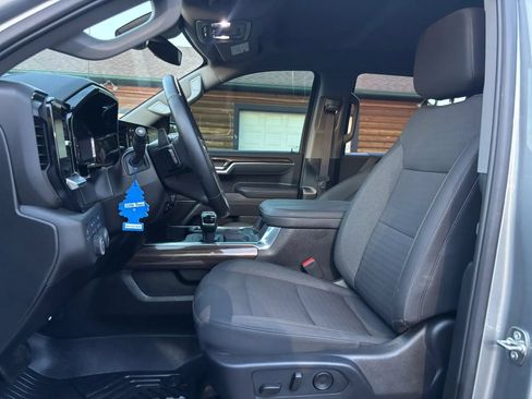 Used 2025 Chevrolet Silverado 1500 LT AWD/4WD image 10