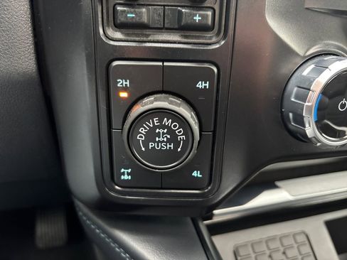 Used 2025 Ford F350 Platinum w/ Tremor Off-Road Package image 37