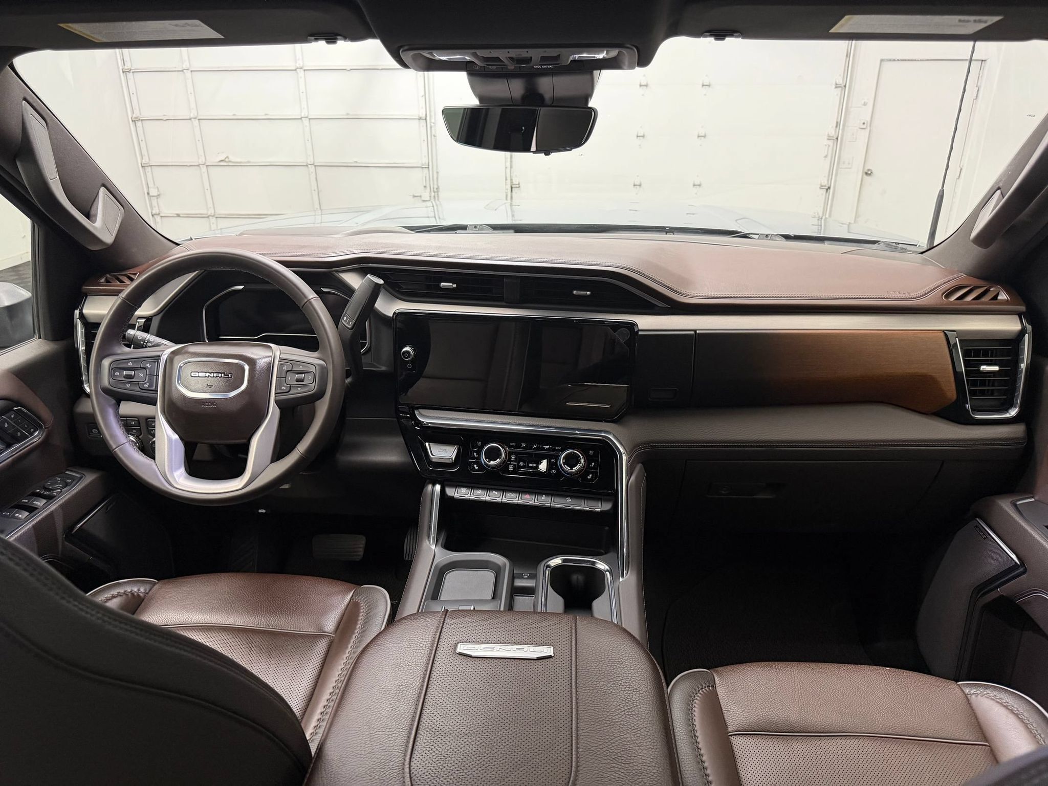 Used 2024 GMC Sierra 2500 Denali w/ Denali Reserve Package AWD/4WD image 14