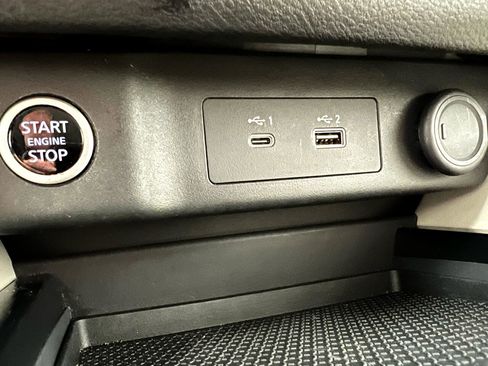 Used 2023 Nissan Rogue SL w/ SL Premium Package image 23