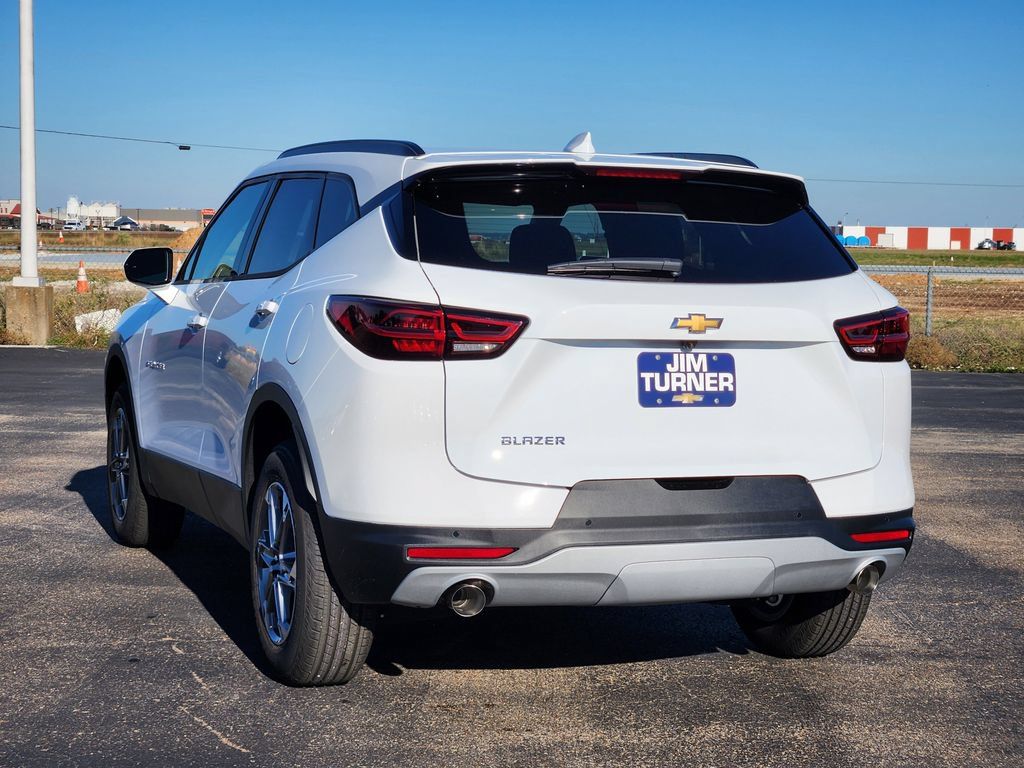 New 2026 Chevrolet Blazer LT w/ Convenience Package FWD image 4