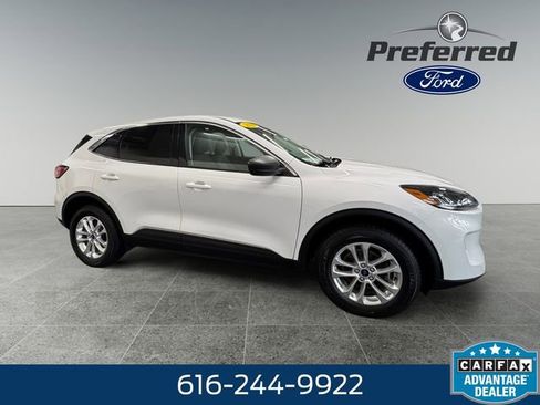 Used 2022 Ford Escape SE image 8