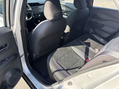 Used 2019 Nissan Kicks FWD image 17