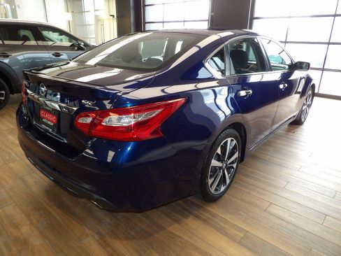 Used 2016 Nissan Altima 2.5 SR image 6