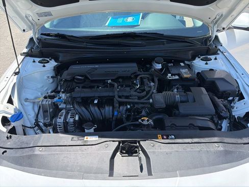 Used 2025 Hyundai Elantra Limited FWD image 36