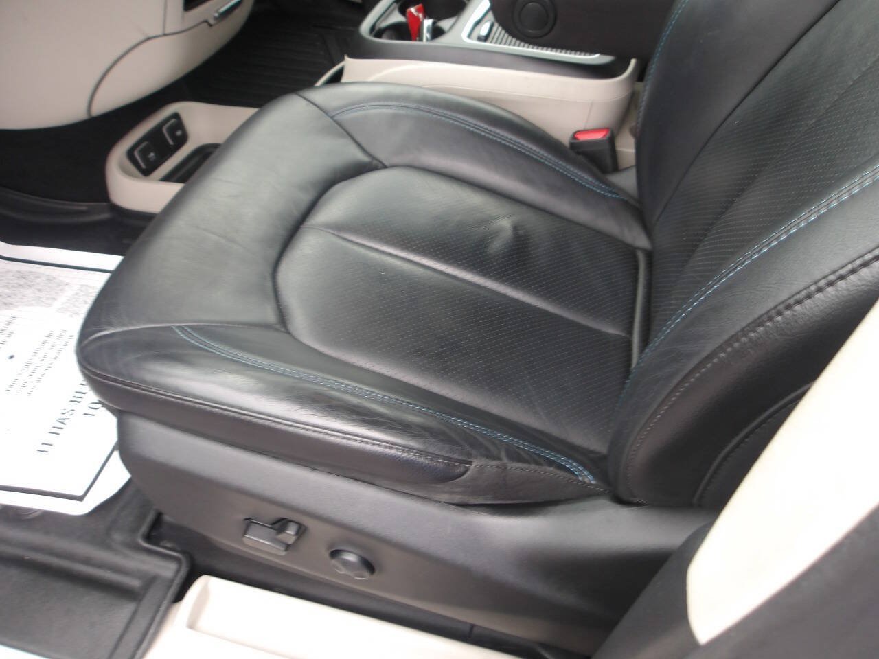 Used 2021 Chrysler Pacifica Touring-L FWD image 9