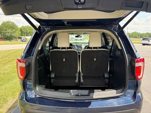 Used 2017 Ford Explorer Platinum AWD/4WD image 4