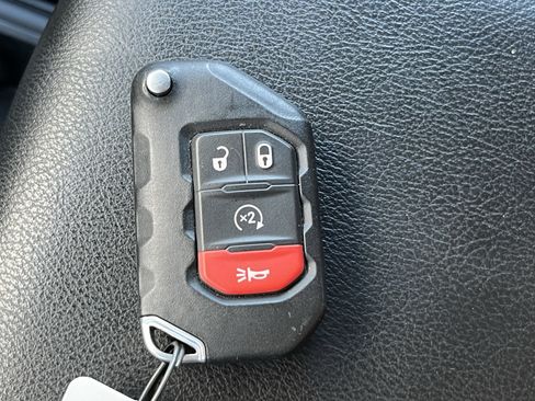 Used 2020 Jeep Gladiator Sport w/ Quick Order Package 24S AWD/4WD image 33