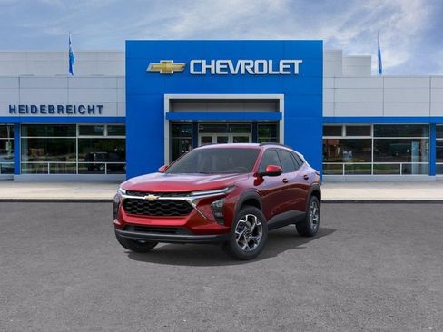 New 2026 Chevrolet Trax LT w/ Driver Confidence Package FWD image 8