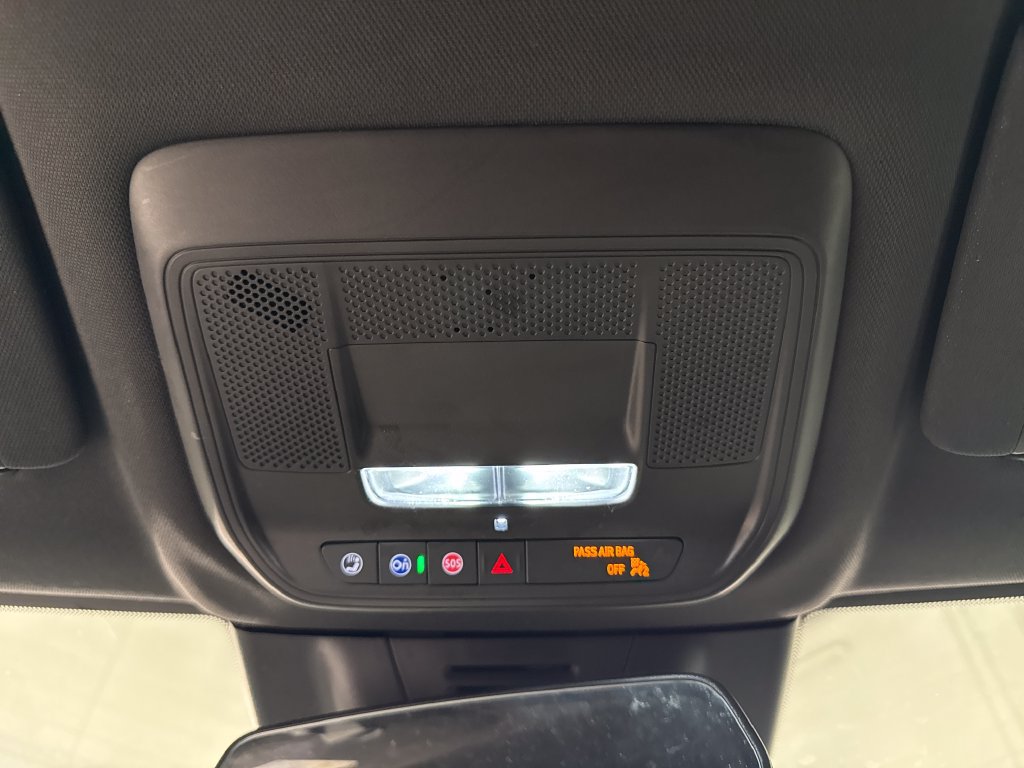 Used 2024 Chevrolet Equinox EV LT FWD image 24