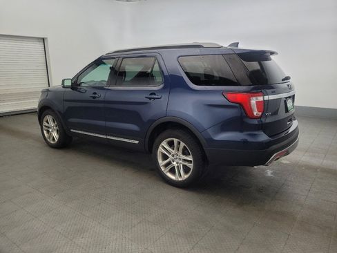 Used 2017 Ford Explorer XLT w/ Equipment Group 202A AWD/4WD image 3