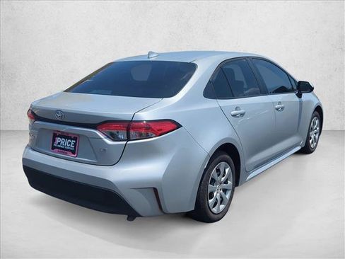 Used 2024 Toyota Corolla LE FWD image 5