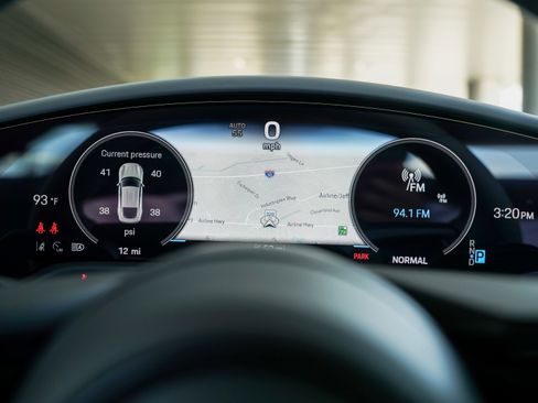 New 2025 Porsche Taycan image 20