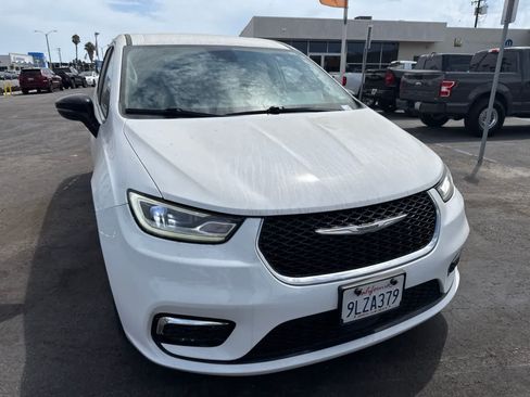 Used 2024 Chrysler Pacifica Limited FWD image 5