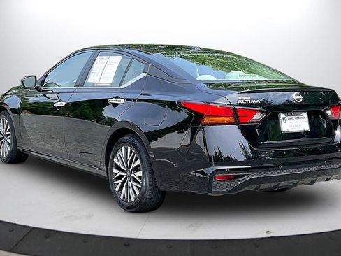 Used 2025 Nissan Altima 2.5 SV FWD image 7