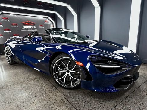 Used 2020 McLaren 720S Spider RWD image 6