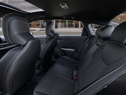 New 2025 Kia K4 GT-Line w/ GT-Line Sunroof Package image 28