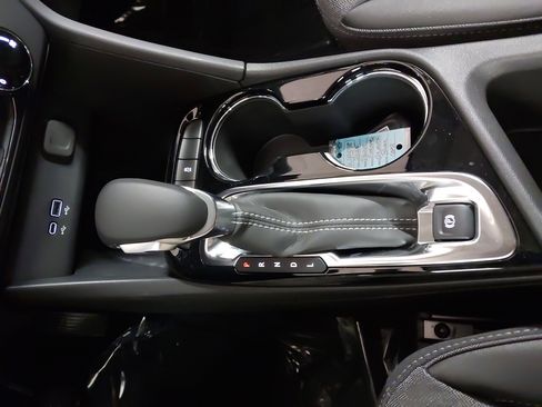 Used 2025 Buick Encore GX Preferred image 22