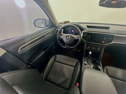 Used 2019 Volkswagen Atlas SEL R-Line image 9
