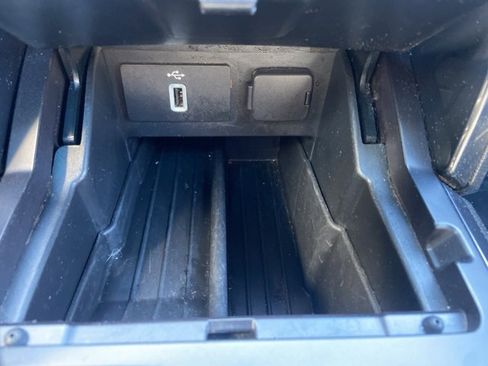 Used 2017 Ford Explorer XLT w/ Equipment Group 202A image 19