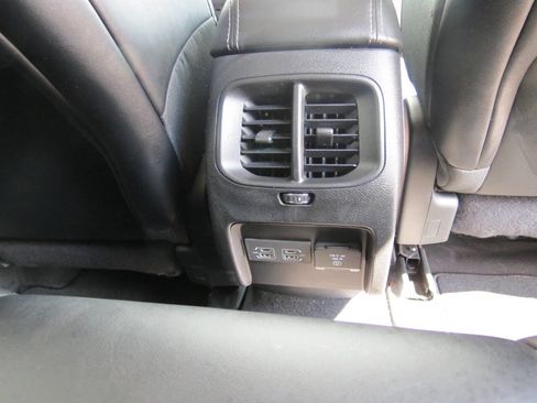 Used 2022 Jeep Cherokee Latitude Lux AWD/4WD image 9