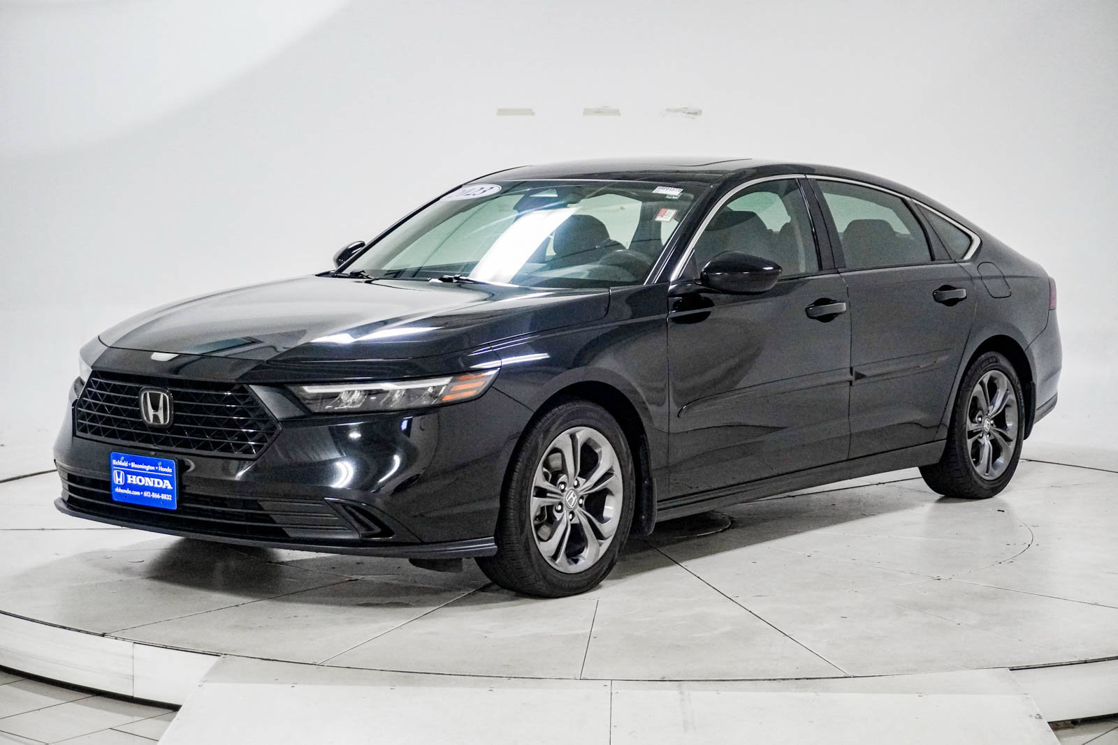 Used 2023 Honda Accord EX image 3