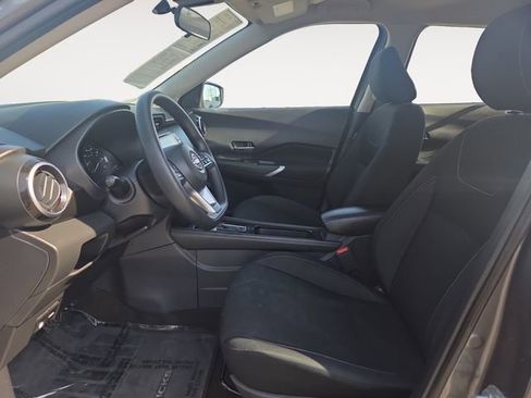 Used 2024 Nissan Kicks SV FWD image 9