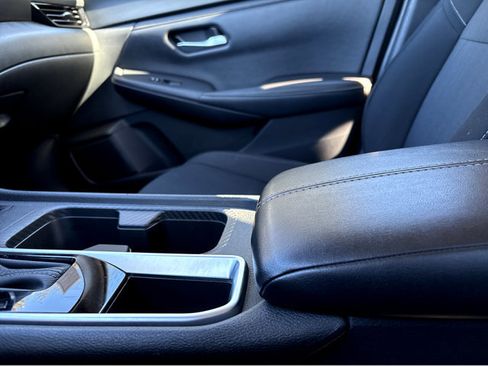 Certified 2024 Nissan Sentra SV image 9