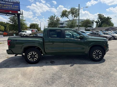 Used 2022 Nissan Frontier SV AWD/4WD image 5