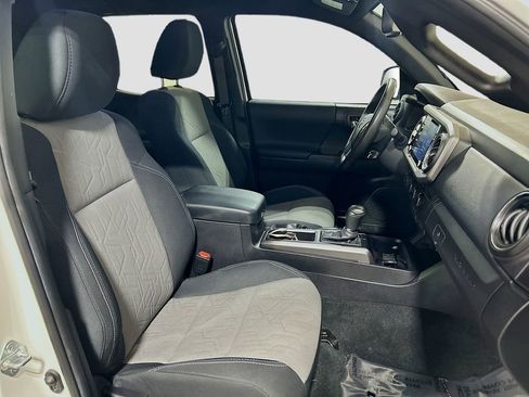 Used 2023 Toyota Tacoma TRD Off-Road image 23
