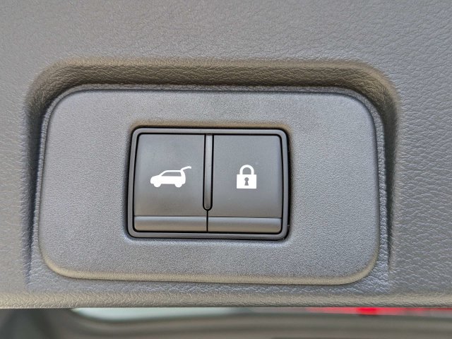 Certified 2025 Nissan Rogue Platinum FWD image 14