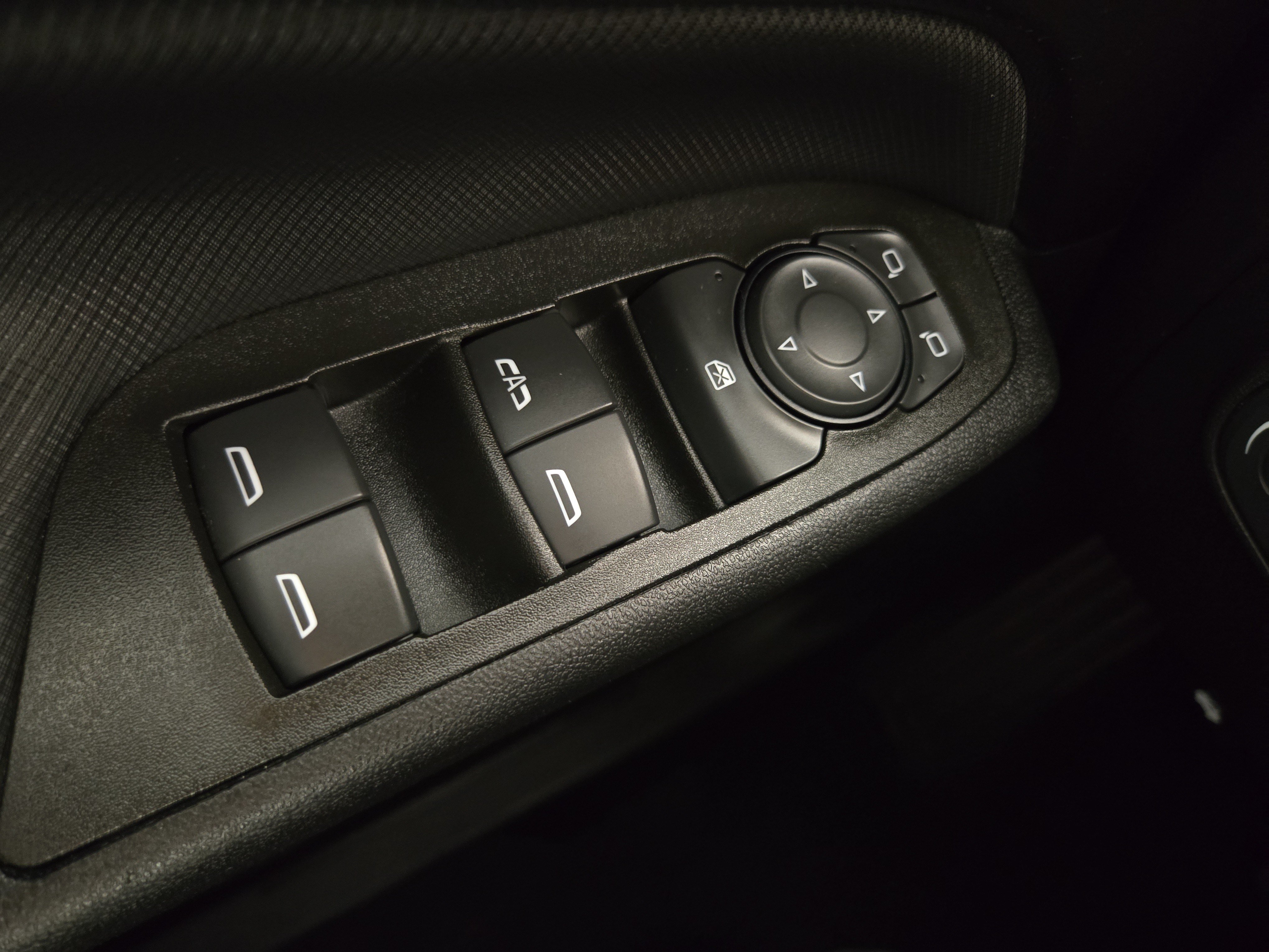 Certified 2023 Chevrolet Equinox RS FWD image 25