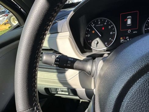 Certified 2025 Subaru Forester Premium AWD/4WD image 27