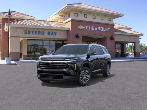 New 2027 Chevrolet Traverse LT w/ Driver Confidence Package FWD image 8