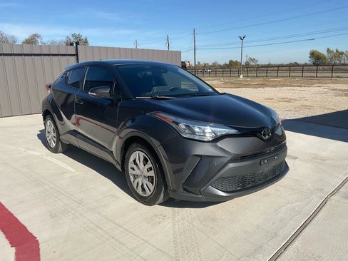 Used 2021 Toyota C-HR LE image 9