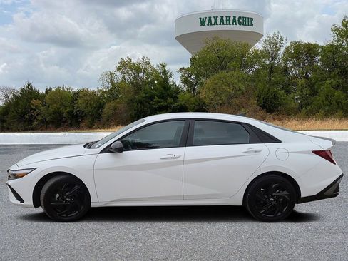 Used 2026 Hyundai Elantra Sport FWD image 3