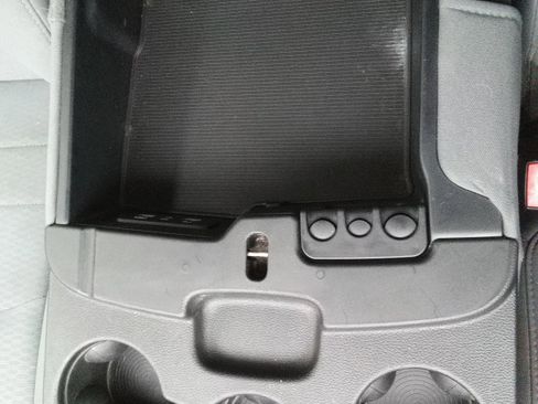 Used 2018 RAM 1500 Classic SLT image 18