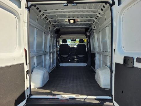 Used 2025 RAM ProMaster 2500 w/ Convenience Group FWD image 19