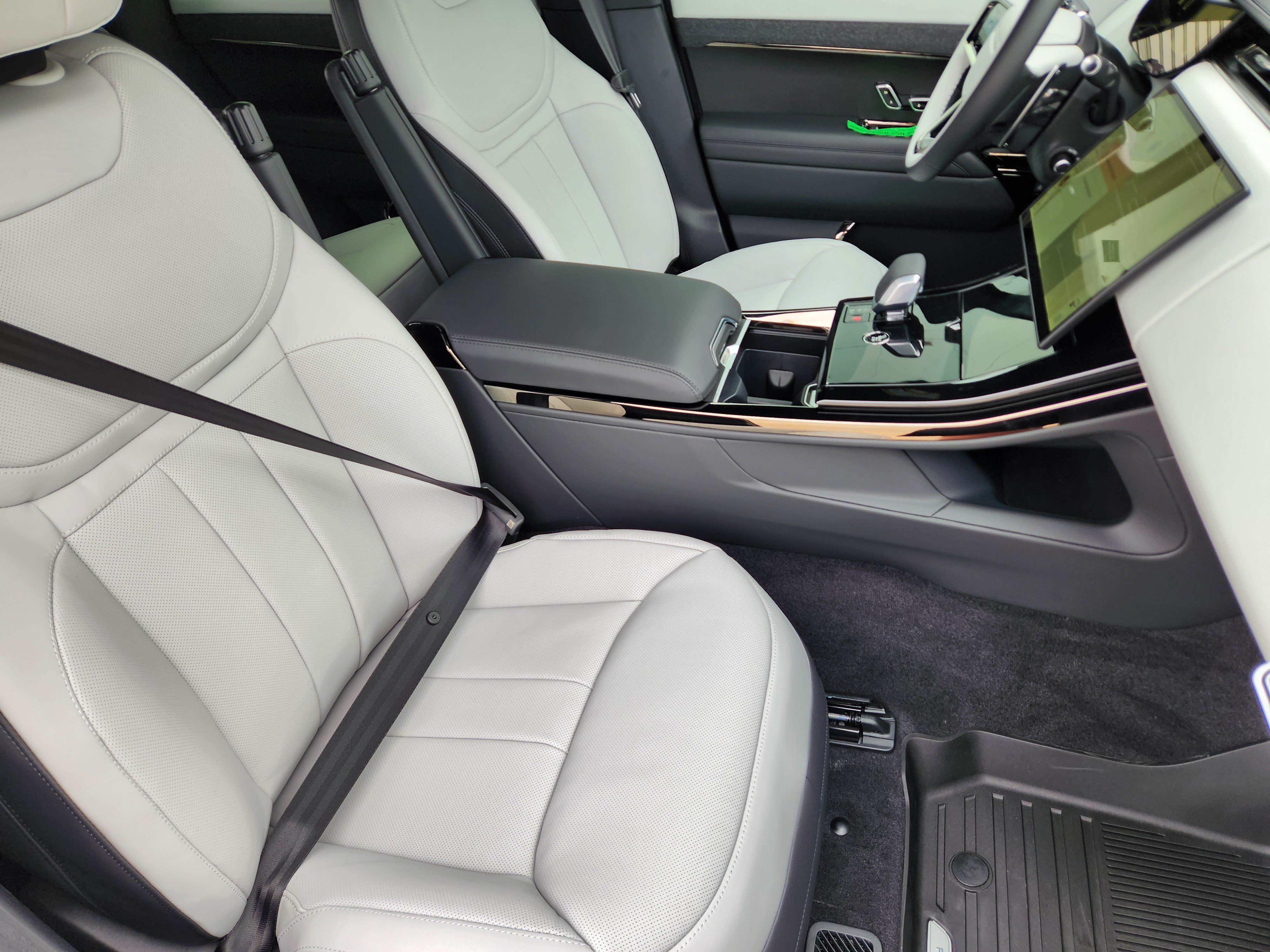 New 2026 Land Rover Range Rover Sport Dynamic SE AWD/4WD image 9