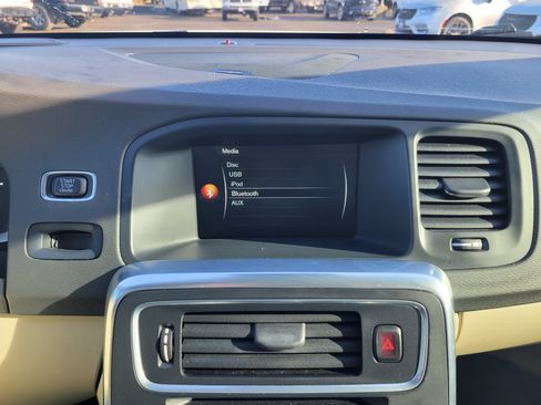 Used 2015 Volvo S60 T5 Platinum image 8