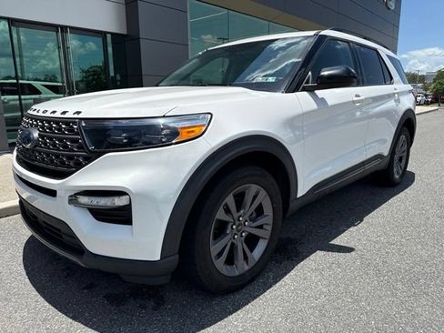 Used 2022 Ford Explorer XLT w/ Equipment Group 202A RWD image 6