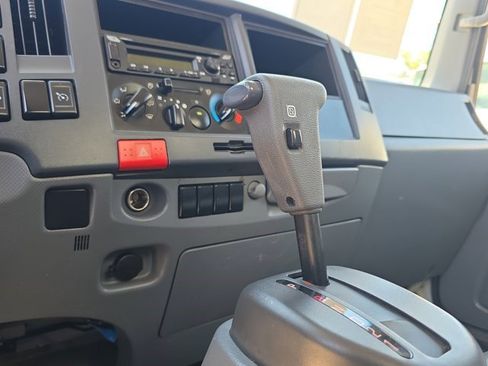 Used 2023 Isuzu NPR RWD image 29