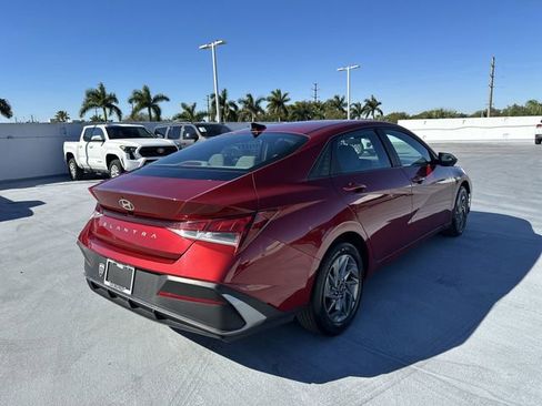 Used 2023 Nissan Rogue SV image 39