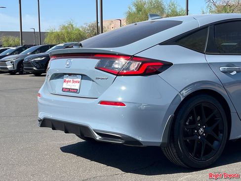 Used 2024 Honda Civic Sport image 11