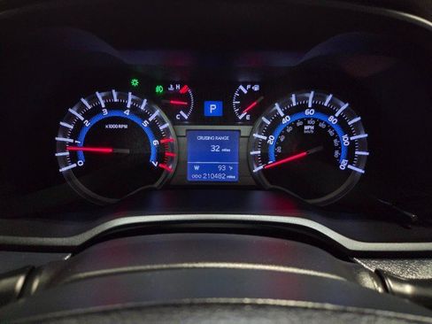 Used 2017 Toyota 4Runner TRD Off-Road Premium AWD/4WD image 40