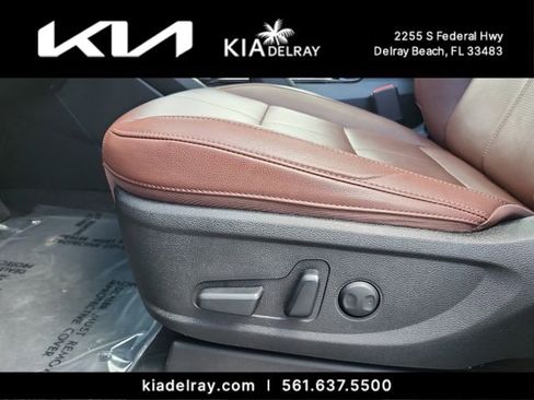 Used 2024 Kia Telluride EX w/ EX Captain's Chair Package FWD image 19