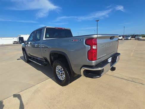 Used 2025 Chevrolet Silverado 2500 LT w/ Convenience Package AWD/4WD image 7