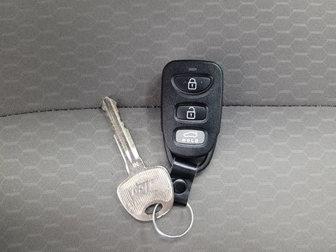 Used 2019 Hyundai Elantra SEL image 32